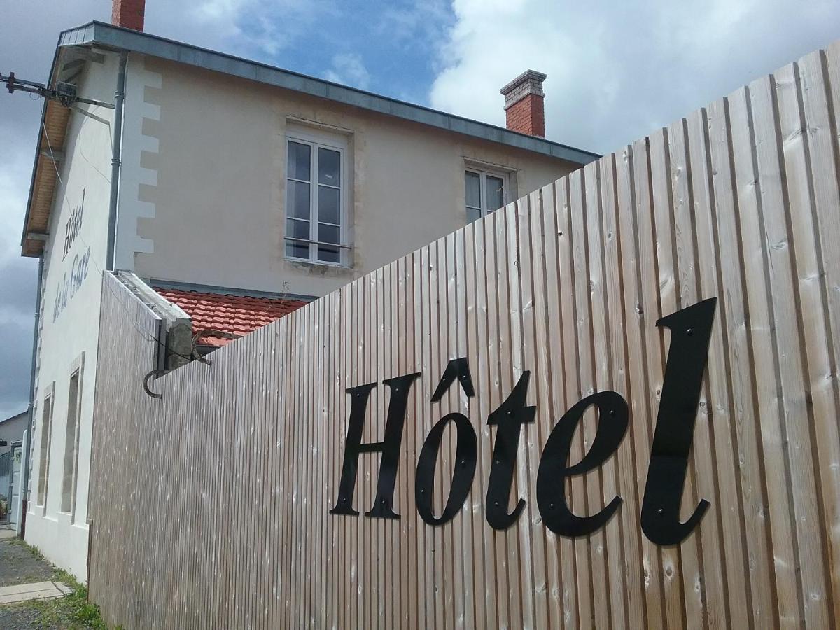 Hotel De La Gare Surgères Eksteriør bilde