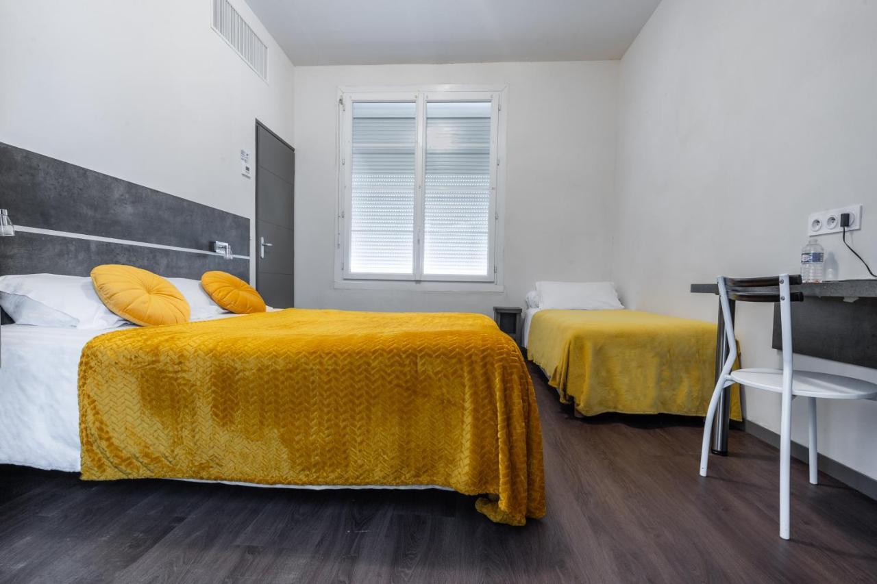 Hotel De La Gare Surgères Eksteriør bilde