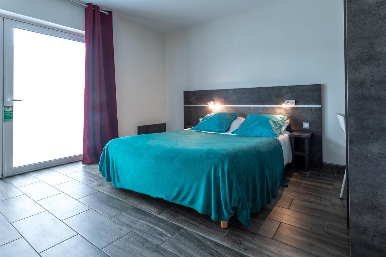 Hotel De La Gare Surgères Eksteriør bilde