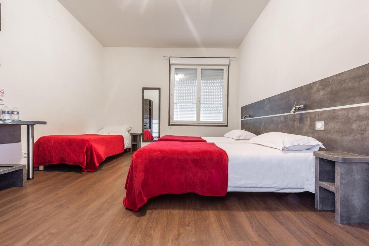 Hotel De La Gare Surgères Eksteriør bilde