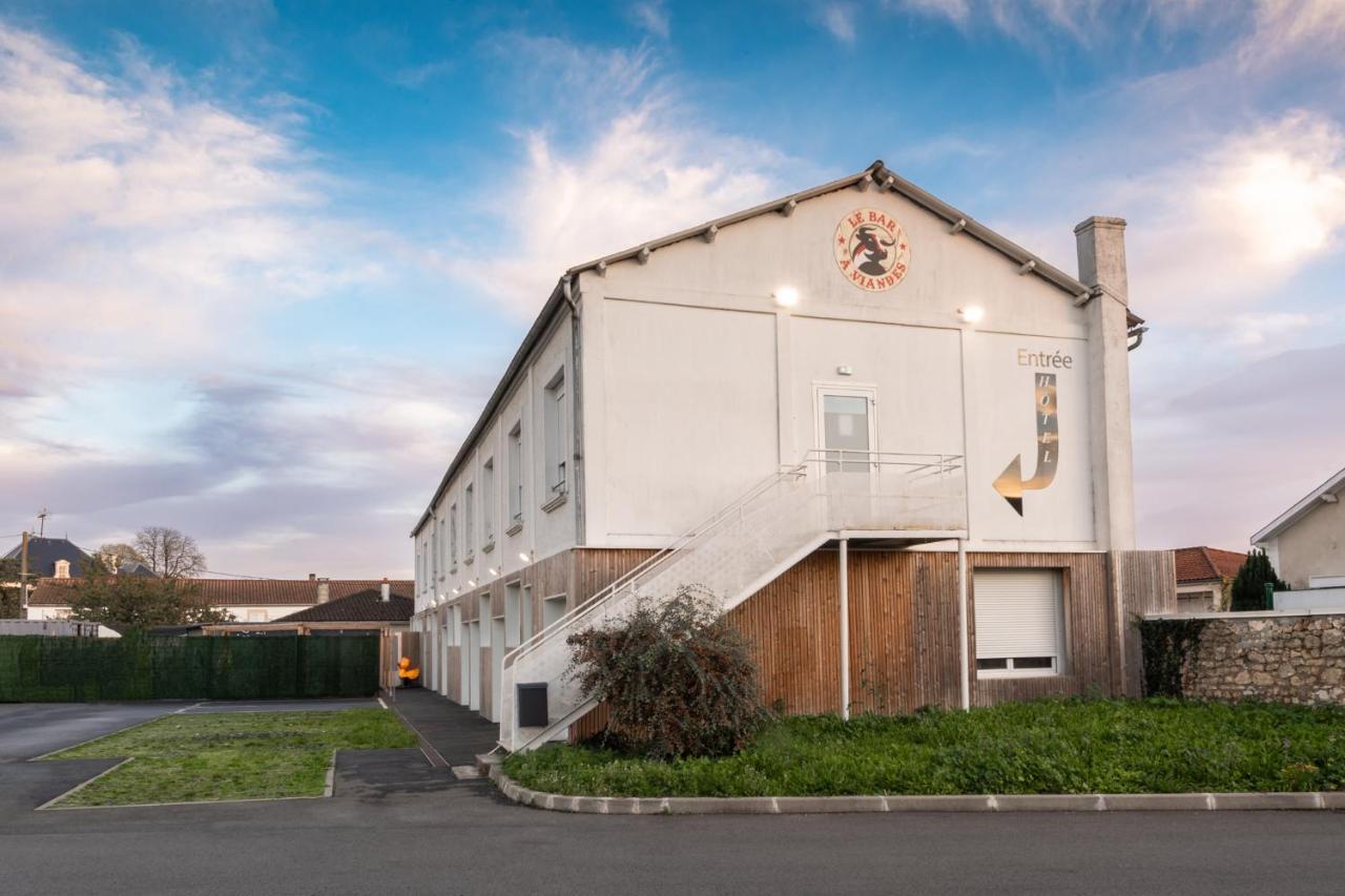 Hotel De La Gare Surgères Eksteriør bilde