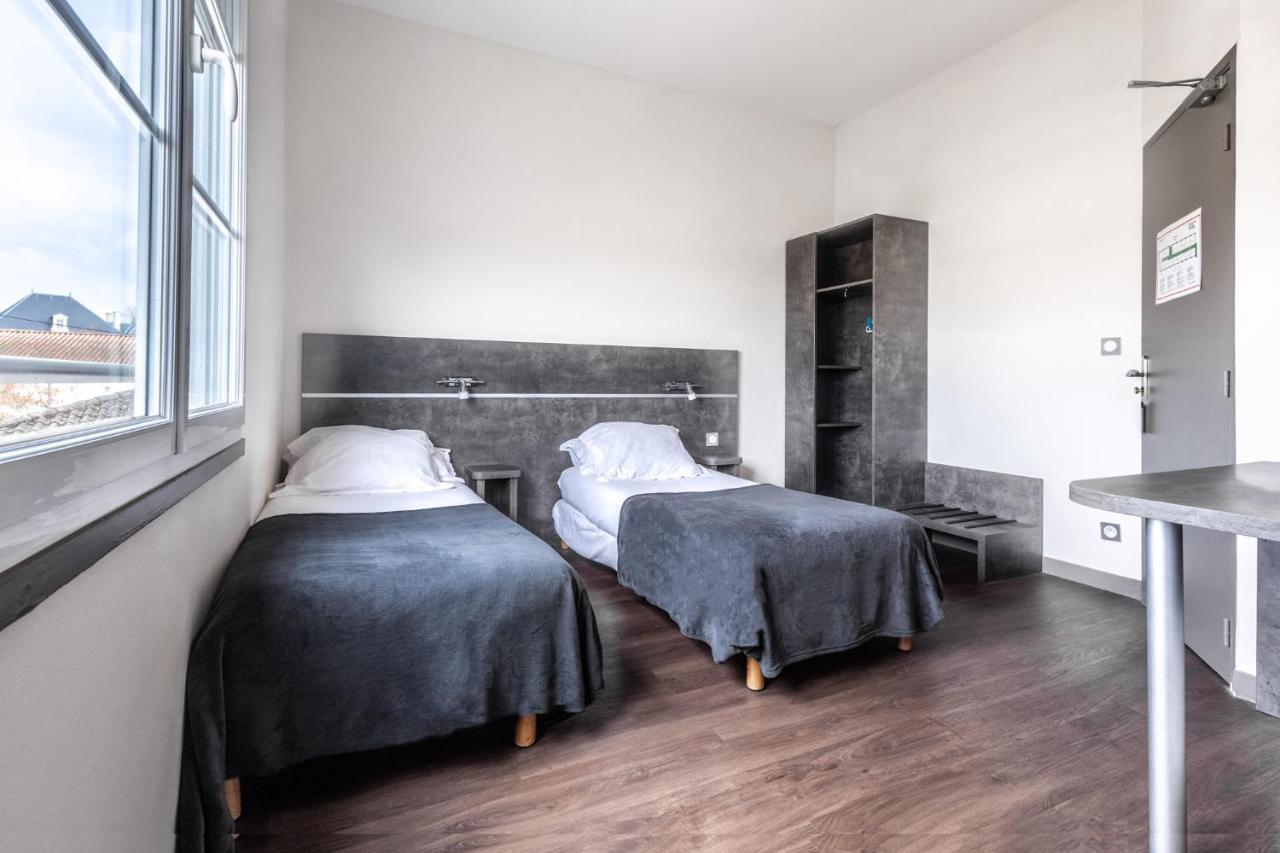 Hotel De La Gare Surgères Eksteriør bilde
